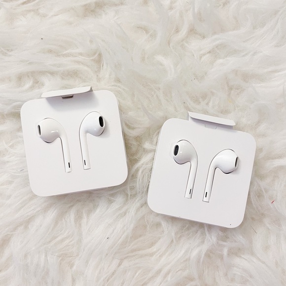 Apple Other - Apple EarPods with Lightning Connector